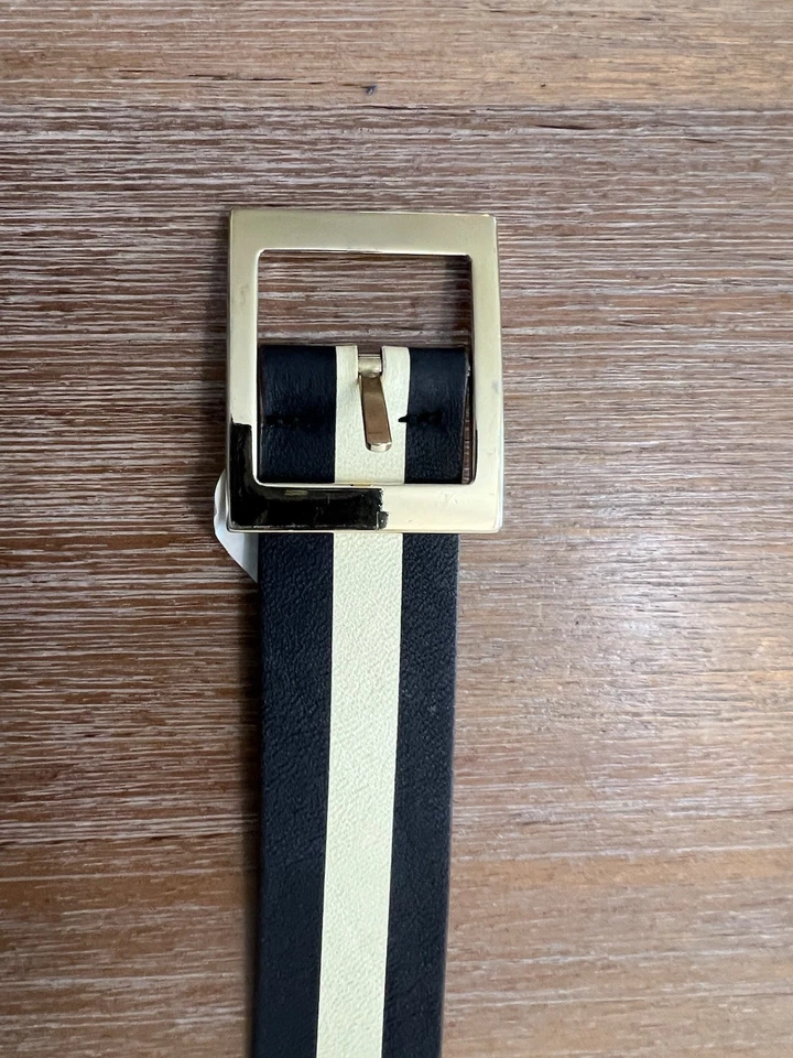 Cinto de couro Kate Spade New York tamanho médio - Imagem 2 de 4