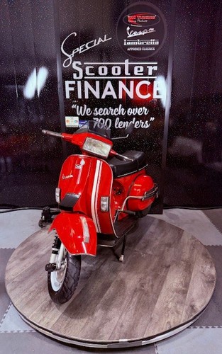 VESPA T5 MK1, SQUARE HEADLIGHT, RESTORED EXAMPLE FINISHED IN ROSSO RED - Picture 16 of 20