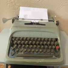 Vtg. Underwood Olivetti Studio 44 Typewriter with Case Made In Barcelona Spain thumbnail