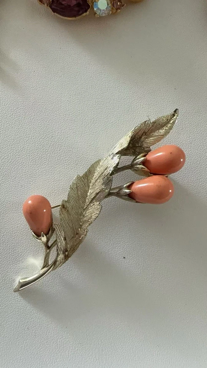 Sarah Coventry Fashion with Vintage Vintage & Antique Brooches