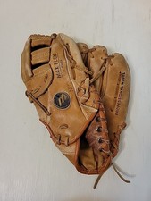 Vintage Mizuno Leather Baseball Glove Max Flex Professional Model MT2500FB