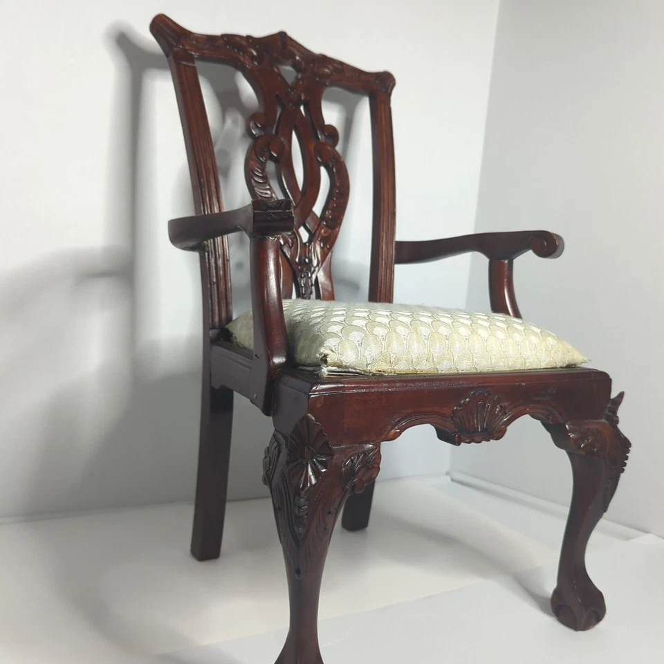 Antigua silla victoriana tamaño niño muñeca Chippendale vendedor muestra Foto 2 de 4