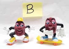 Lot of 2 Vintage California Raisins Skater  Roller Skating PVC Figures - Lot B