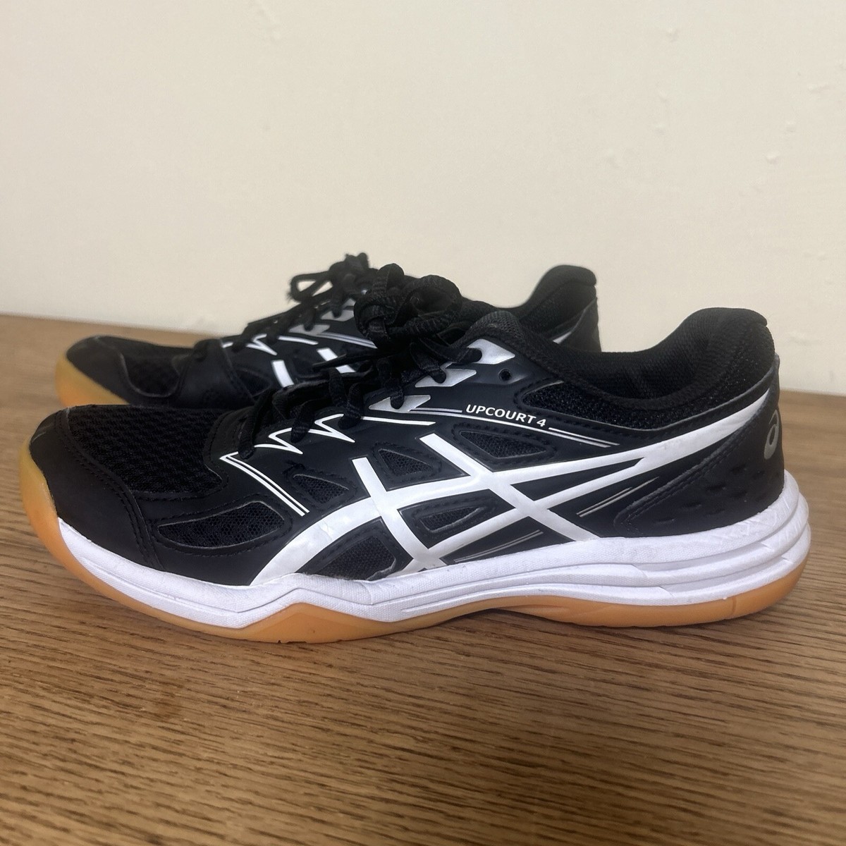 ASICS Upcourt 4 Men\'s White and Black Athletic Shoes with Tan Soles Size 8.5 ASICS Upcourt 4  main image 3