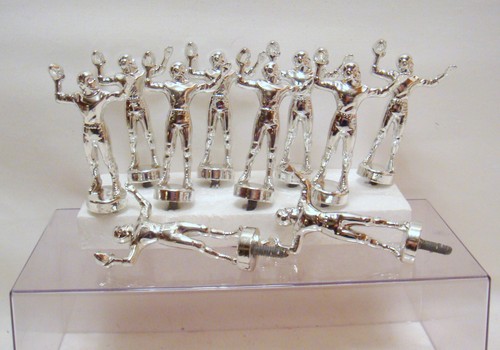 10 VINTAGE SILVER METAL FOOTBALL TROPHY FIGURES TOP TOPS TROPHY METAL - 第 1/2 張圖片