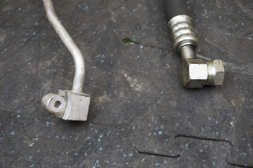 Juego de secador de tubería de manguera de aire acondicionado 81607300 Ferrari 612 Scaglietti Foto 4 de 4