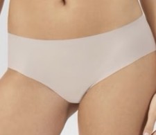 MAIDENFORM Women  s Free Cut Hipster BEIGE Panty Underwear Nylon Blend Size M 6