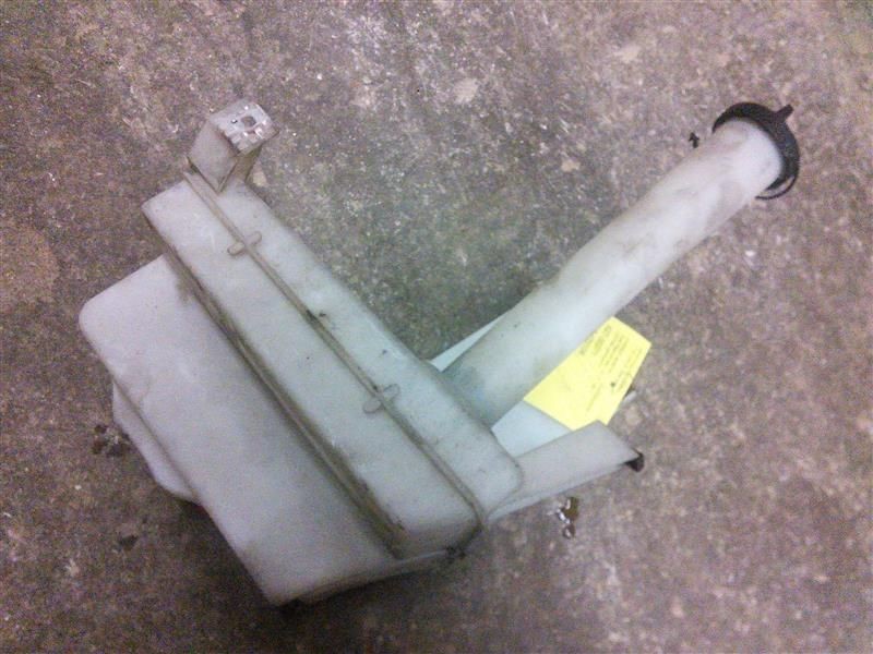 Wash Reservoir Thru 1/09/05 Fits 04-05 FREESTAR 258324