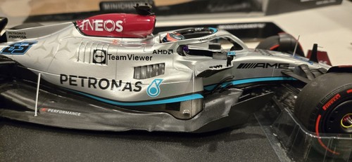 1/18 Minichamps 2022 Mercedes-AMG F1 Petronas W13 George Russell - Picture 8 of 11