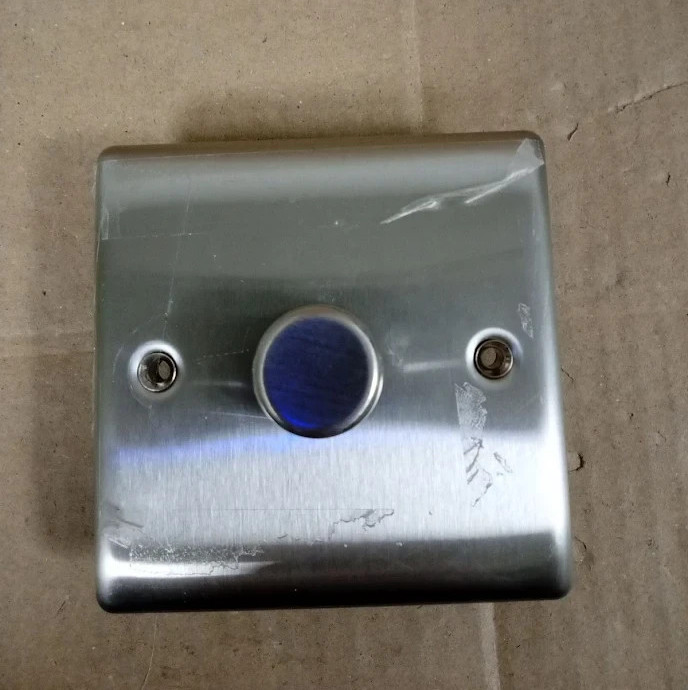 BG Electrical Intelligent Single Dimmer Light Switch Brushed Steel 2 Way 400W