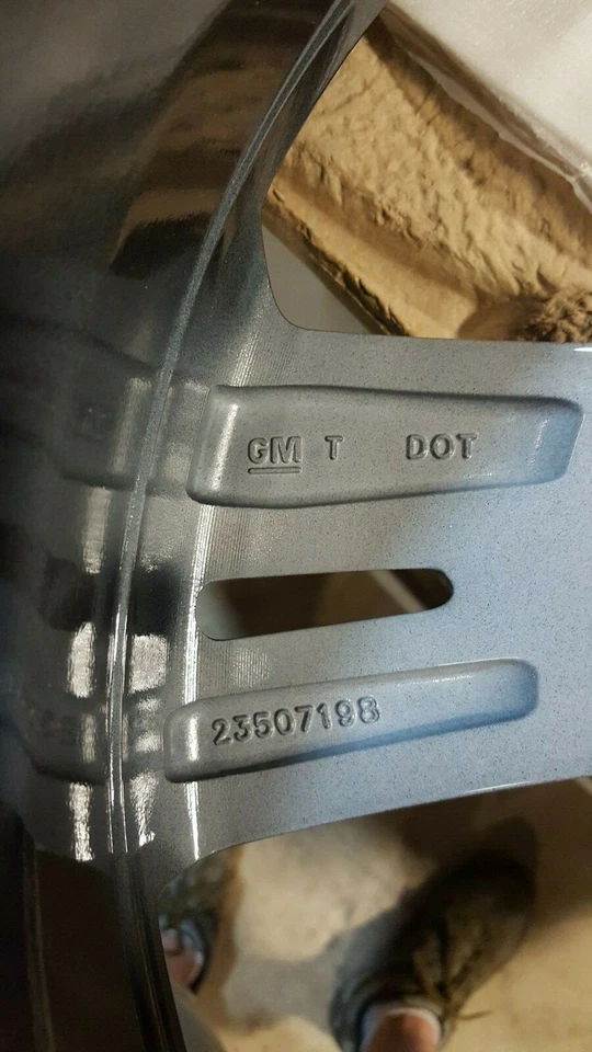 Llanta nueva Chevrolet Camaro SS NEGRA 20 x 8,5 rueda de 20" Foto 2 de 3