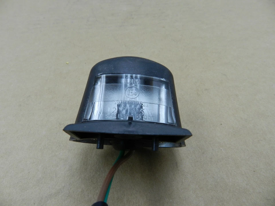 NEW LICENSE PLATE TAG LIGHT LAMP UNITED MOTORS 332-0020A Matrix II 150 170 - Image 3 of 4