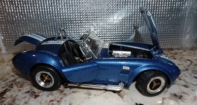 Road Legends Shelby Cobra 427 S/C 1:18 Blue Diecast Car Opening