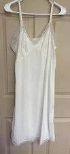 Vintage Kayser Nylon Full Slip Womens 42 Lace Trim Embroidery Ivory