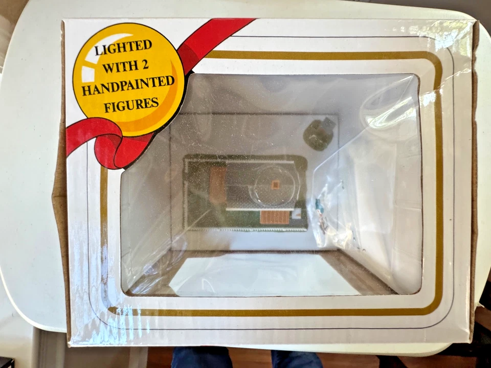 Model Power #2603 N ScaleLighted Farm House (assembled) with/2 Figures - NOS - Image 4 of 4