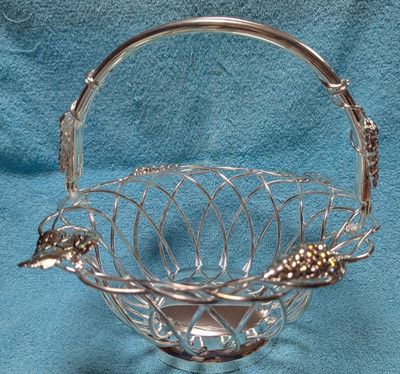 Vintage Studio Silversmiths Woven Silver Plate Basket with Movable Handle