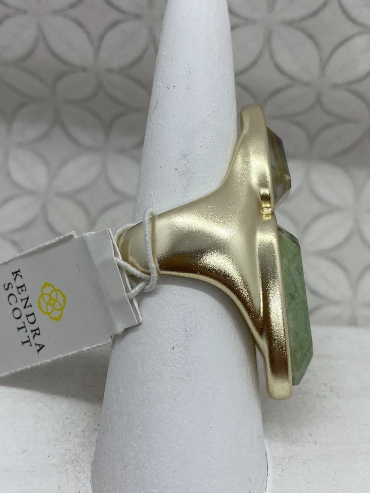 Коктейльное кольцо Kendra Scott Margot золотистого цвета размер 7 морской зеленый смесь только сирень - Изображение 4 из 4