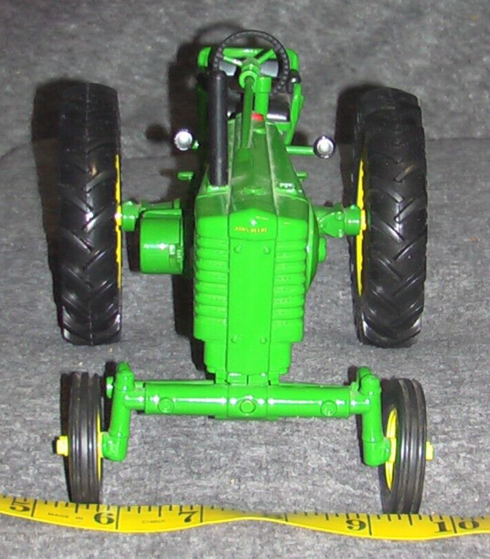 Ertl Prestige collection 1/16 scale 1947 model G John Deere tractor die