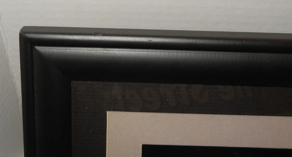 Omnitech 8.5 in Digital Photo Frame black wood with black/beige Matte insert - Image 3 of 4