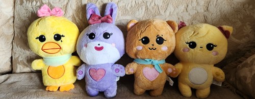 BAMBOLA PELUCHE TOUR ROSA NERO 10 POLLICI + portachiavi peluche + portachiavi Kpop casuale + PC - Foto 3 di 12