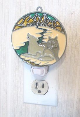 GREYWOLF NIGHTLIGHT (WOLF ANIMAL NIGHTLIGHT) 
