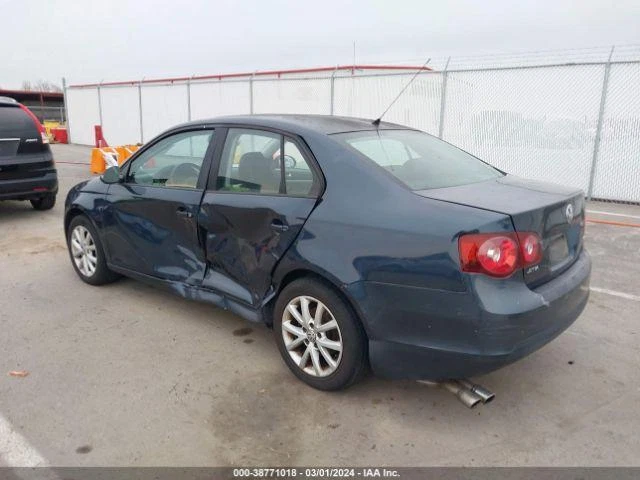 Used Air Cleaner Assembly fits: 2010 Volkswagen Jetta 2.5 Grade A - Image 4 of 4