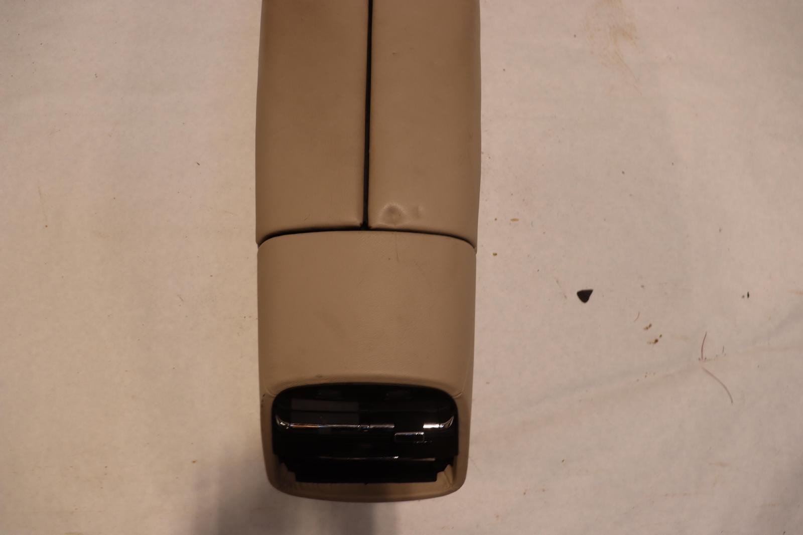 2014-2017 MASERATI QUATTROPORTE FRONT CENTER CONSOLE COMPARTMENT W/ ARMREST OEM