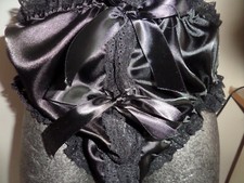 ABDL SISSY BLACK SATIN FRONT PEEP HOLE KNICKERS LACE TRIM m / l BOWS