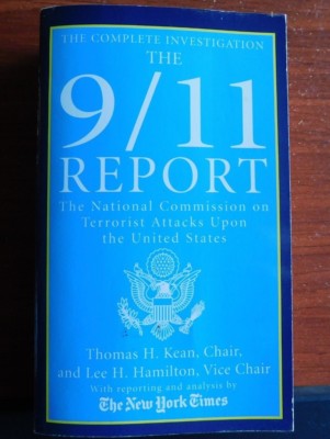 The 9/11 Report: The National Commisison on Terrorist Attacks - 2004 PB - Kean