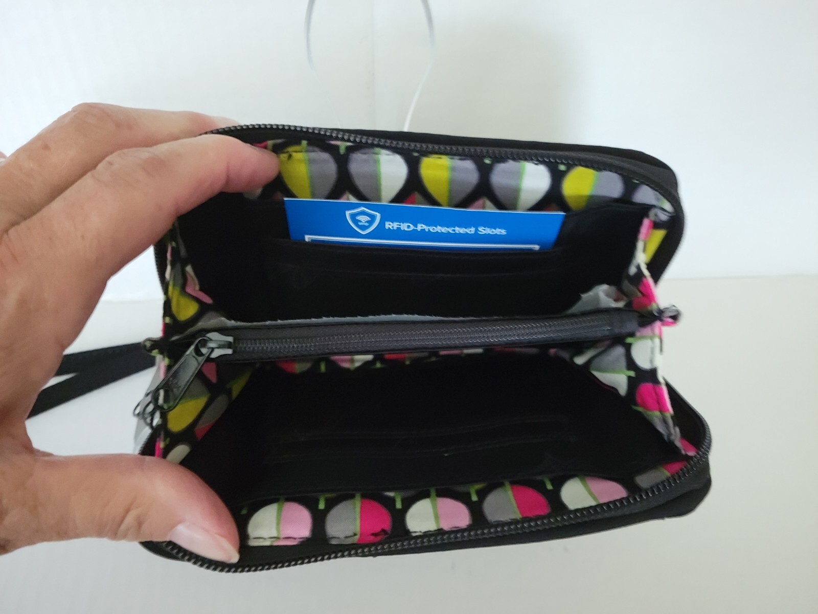 NWT Vera Bradley RFID Grab & Go Wristlet in Classic Black NEW Ships