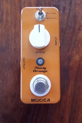 Mooer Ninety orange Gitarren-Effektpedal