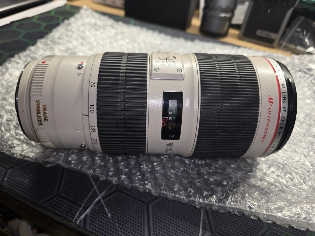 Canon EF 70-200mm F2.8 L Ultrasonic Zoom Lens (Read Description