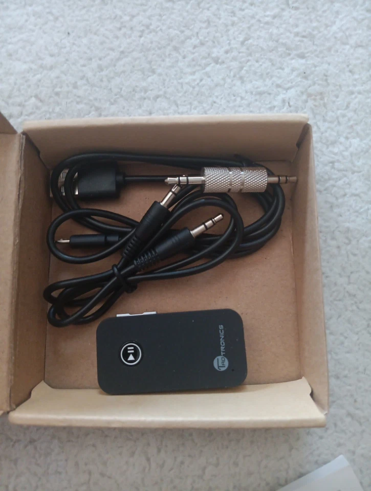 TaoTronics TT-BR05 Bluetooth Receiver / Car Kit, Portable Wireless Audio Adapter - Image 2 of 3