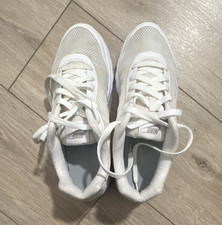 Nike White/Beige Unisex Low Top Lace-Up Mesh ...
