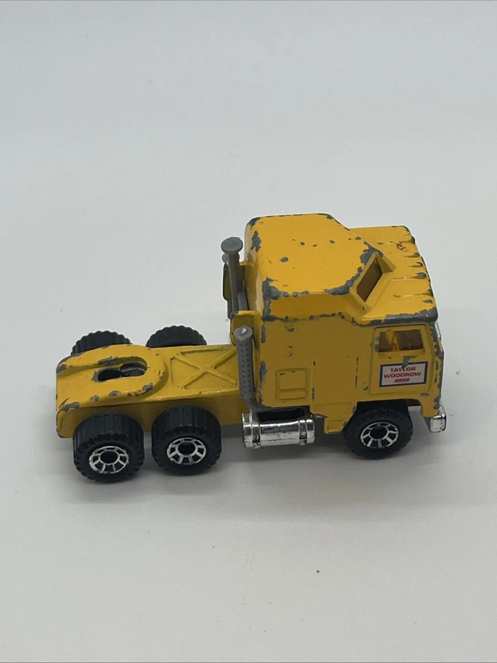 Matchbox MB-45 Kenworth Aerodyne (COE) 1:90 полугрузовик с кабиной желтый Taylor Woodrow - Изображение 3 из 4