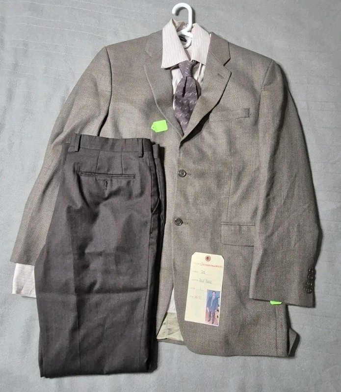 Untraceable Box Billy Burke Movie Costume