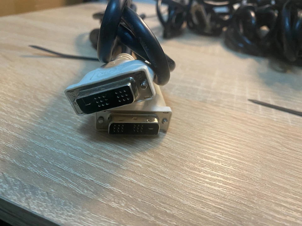 DVI-D Single-Link 18+1 Kabel 1,8 m Schwarz • Ferrit • Behördenbestand • wie neu