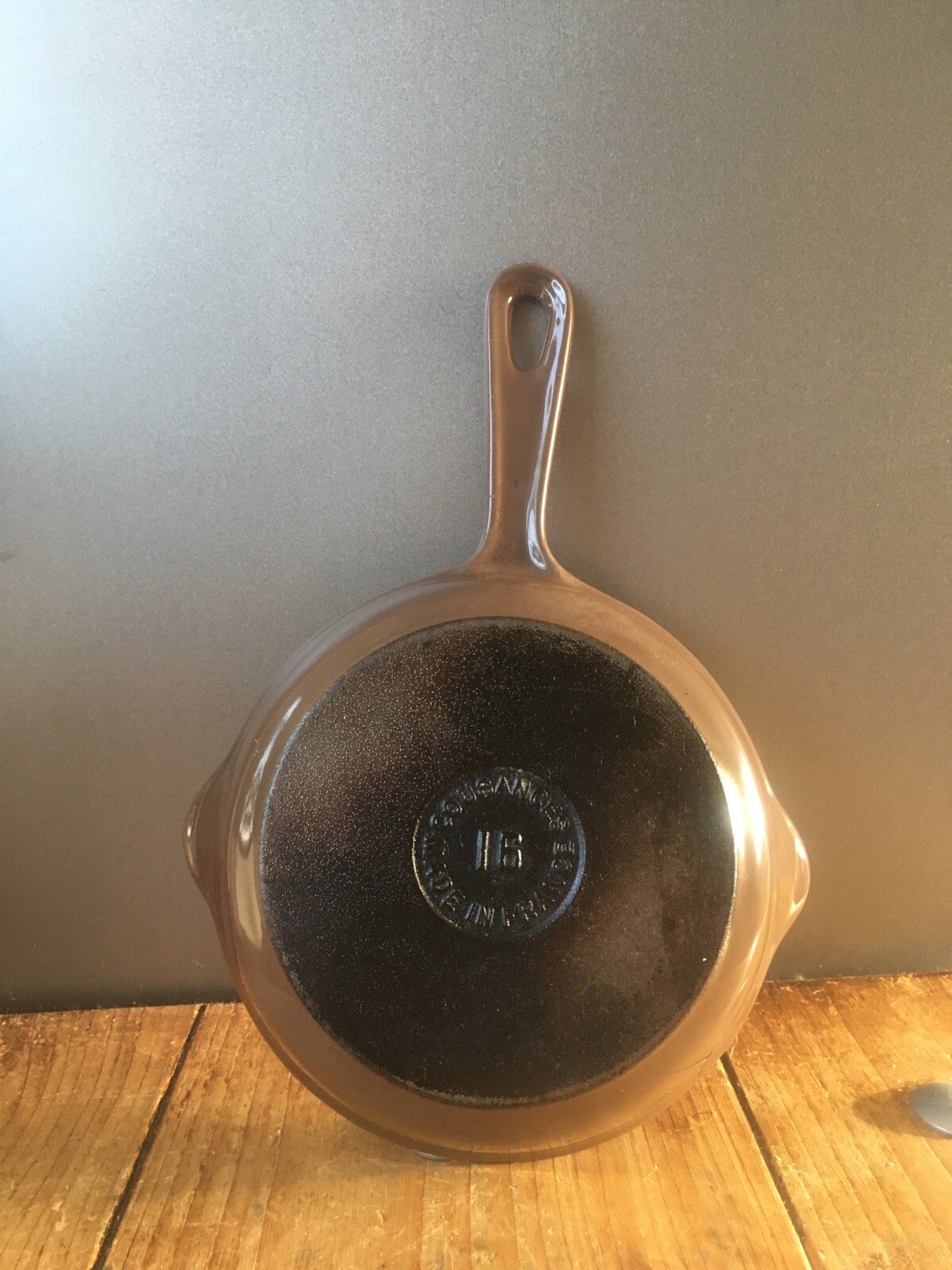 SMALL COUSANCES FRANCE BROWN ENAMEL CAST IRON EGG FRYING PAN SIZE 16 LE