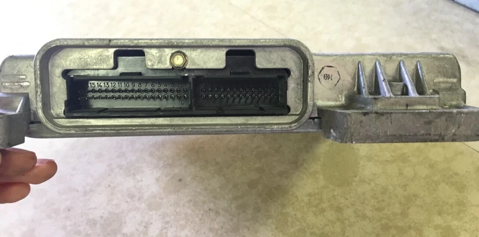 89 90 Dodge Monaco 1988 motor OEM caja de computadora 4605001 Foto 2 de 3