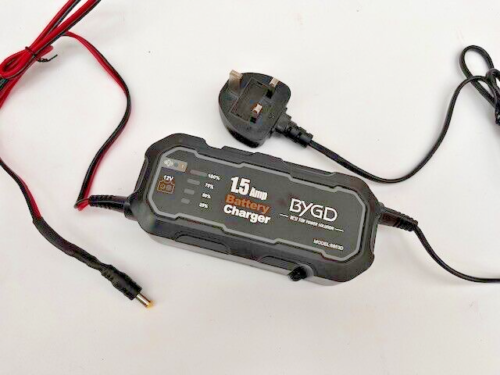Deluxe Battery Charger for Waverunner / Atom / Shuttle Bait Boat Batteries - Picture 1 of 2