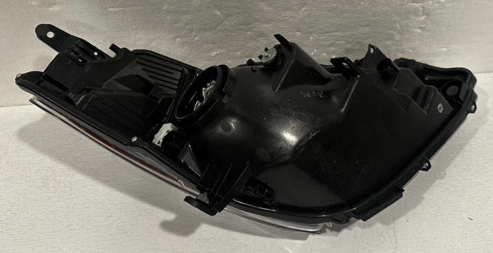 Toyota Yaris LH 2015-17 conjunto de faros OEM Foto 4 de 4