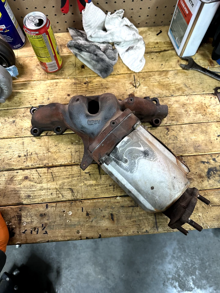 Mazda Miata Mx5 1999-2000 fabricante original California colector de escape cabezal nuevo en caja 99-00 BP4Y Foto 3 de 3