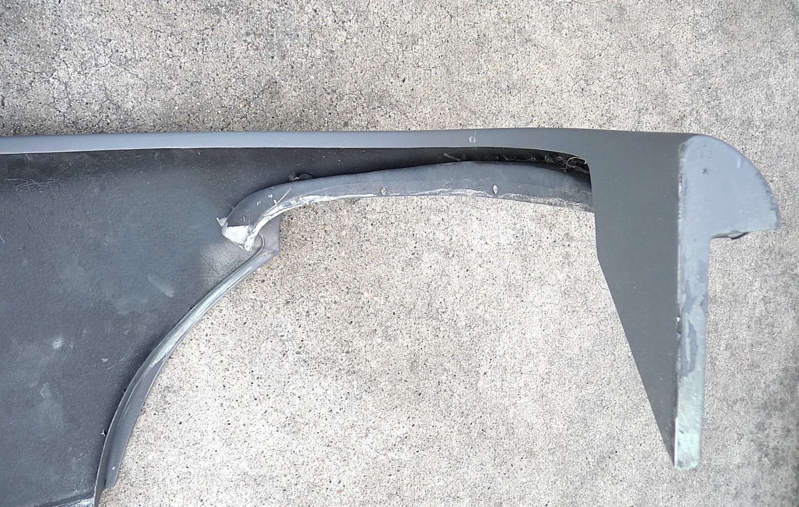 Lamborghini Diablo 2001 Front Left Mud flap P/N 0066005221