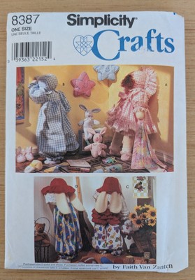 Simplicity Crafts 8387 25'' Dolls And Clothes Pattern One Size Uncut