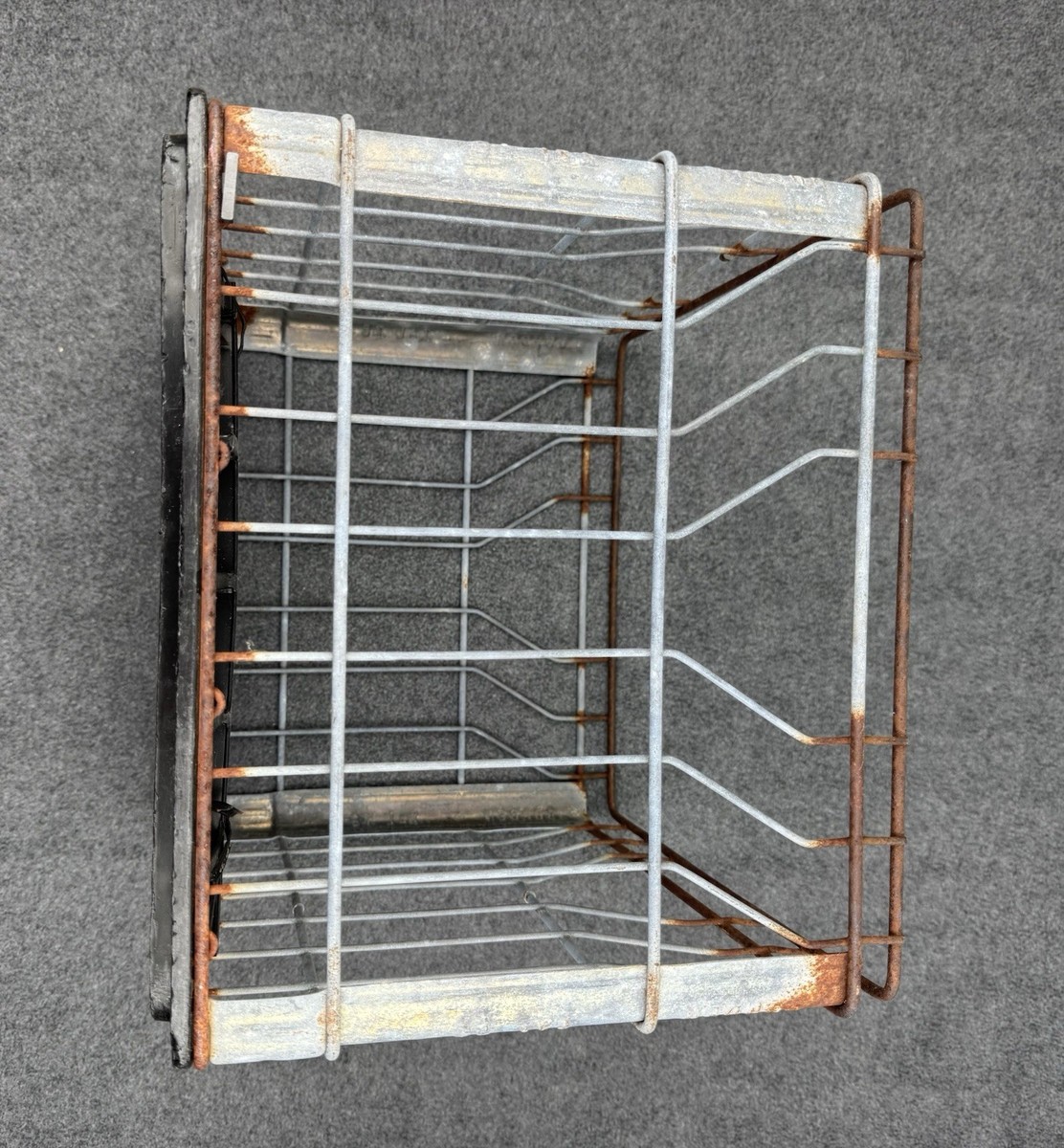 Vintage Metal Milk Crate Borden Dairy Wire Milk Box Carrier