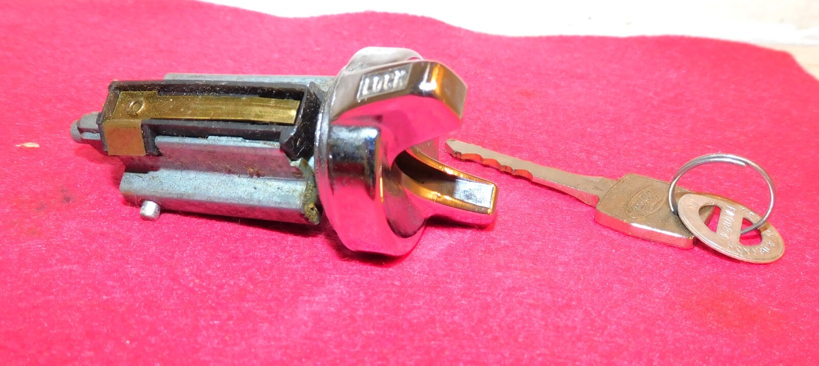 1970 1971 1972 1973 Mustang Mach 1 Boss Grande Cougar NOS IGNITION LOCK