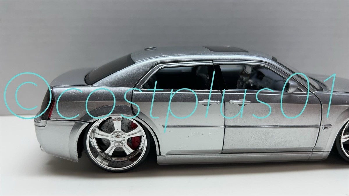 JADA DUB CITY CHRYSLER 300C 1:24 SILVER REVERSE DOORS | eBay