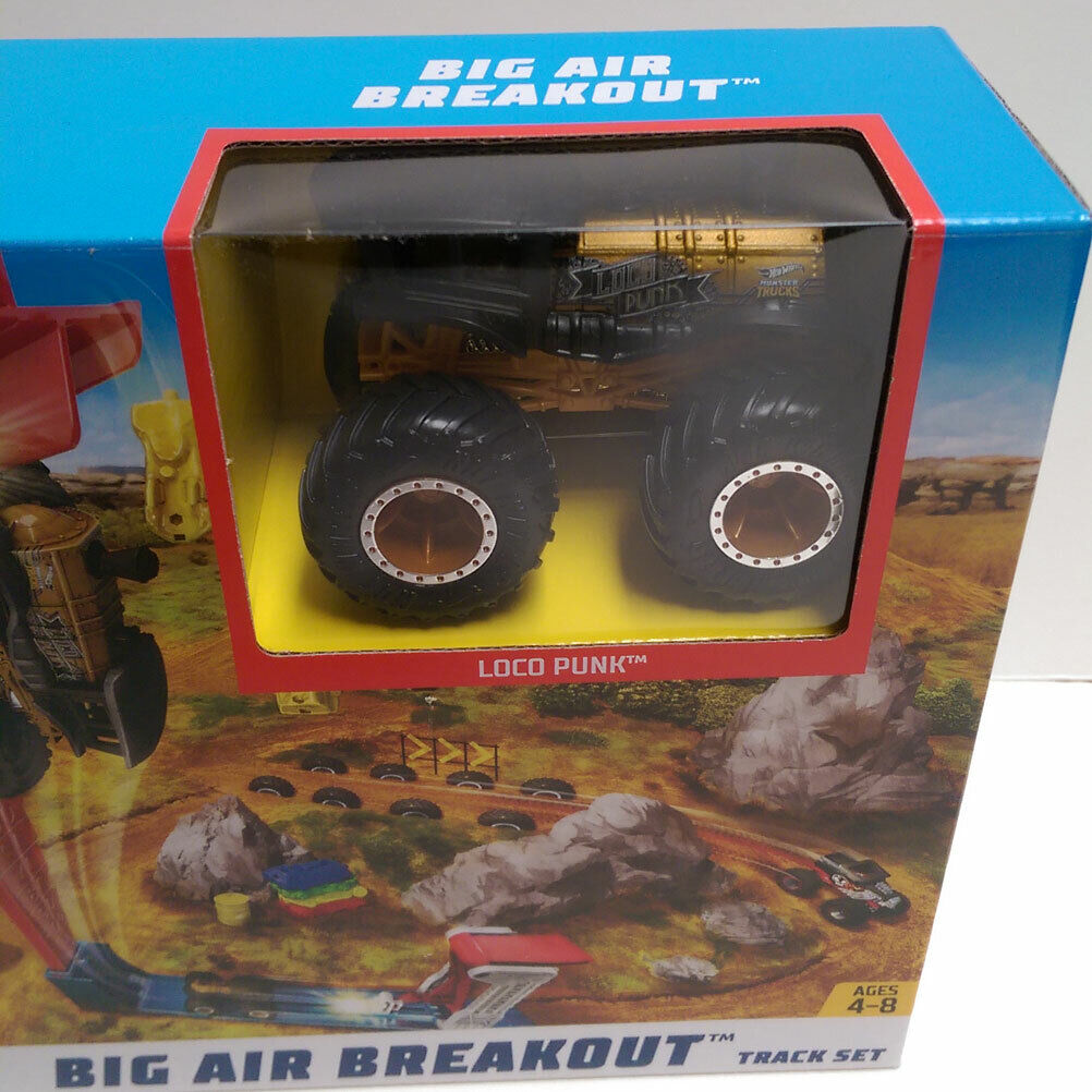 Hot Wheels Monster Trucks Big Air Breakout Playset