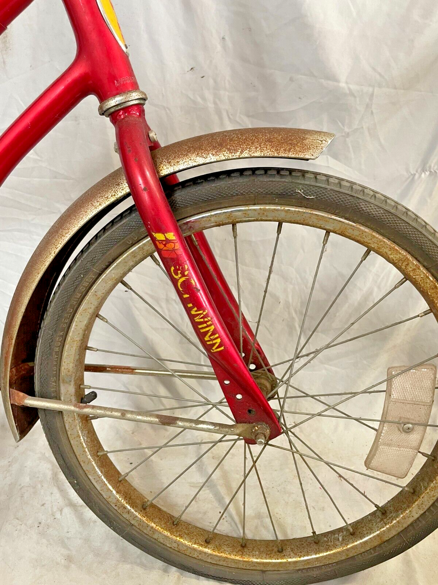 ヴィンテージ　schwinn フェンダー USA製 Vintage Schwinn step-thru bike with rear fender Messenger