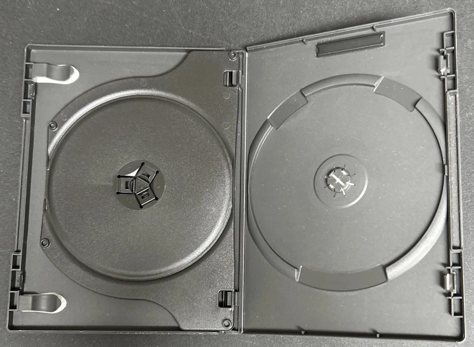 Resident Evil: Apocalypse Milla Jovovich Sienna Guillory Eric Mabius Oder Fehr - Image 4 of 4